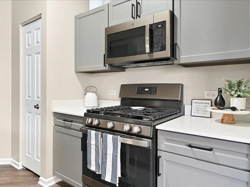 Farmington Lakes Apartments Image 8